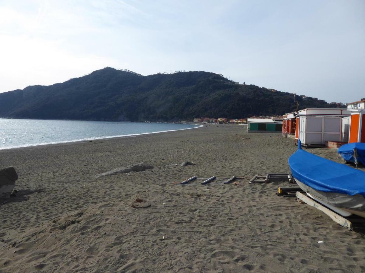 House Little Boat By Holiday World Riva Trigoso Exterior photo